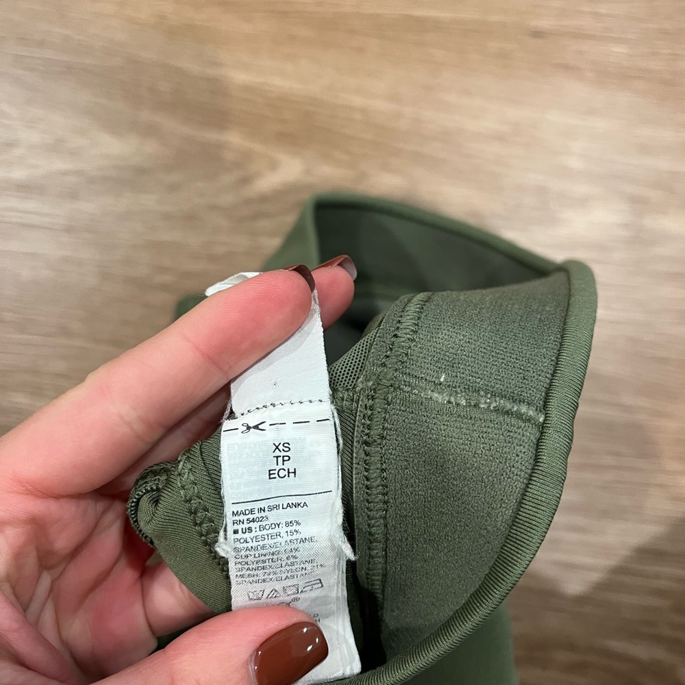 Womens sports bra XS - Picture 3 of 3